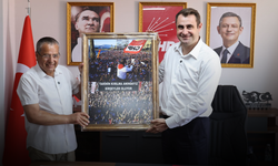 CHP İzmir’de eski başkanlardan alternatif il başkanlığına destek
