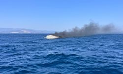 Didim açıklarında alev alan tekne battı! Denize atlayan 2 kişi kurtarıldı