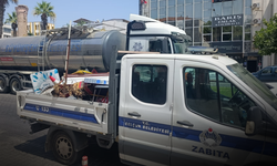 Efes Selçuk'ta zabıta ekipleri sahaya indi! Kaldırımlar temizleniyor