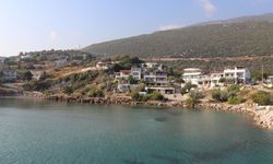 Ne Çeşme ne Alaçatı! İzmir'in en sakin balıkçı kasabası: Turkuaz suyu ve berrak deniziyle büyülüyor!