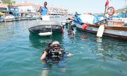Foça'da denizden çıkanlar yok artık dedirtti! Atıklar meydanda sergileniyor