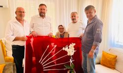 Utku Gümrükçü'den 106 yaşındaki CHP üyesine doğum günü ziyareti