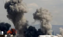 İran'da peş peşe patlamalar! Hürmüz Boğazı için kritik iddia