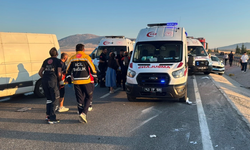 İstanbul - Kuşadası seferinde korkunç kaza! Otobüs yan yattı 31 kişi yaralandı