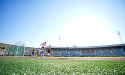 Atletizmin en iyileri İzmir'de belli oldu! ENKA çifte şampiyonluk yaşadı