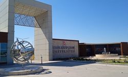 İzmir Katip Çelebi Üniversitesi nerede? Nasıl gidilir? YKS tercih edecek adaylar için üniversite rehberi