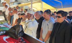 Kuşadası'ndaki acı olayın ardından emekli öğretmen son yolculuğuna uğurlandı!