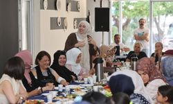 Karabağlar’da kadınların emeği podyuma taşındı: 51 kişi mezun oldu