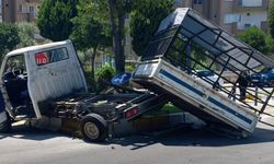 Kavşakta korkutan çarpışma! Kazanın adresi Turgut Özal Bulvarı oldu