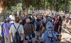 İzmir'in kırsal mahallelerinden tarihi rotaya! Binlerce kişi geziye katıldı