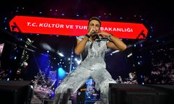 Kültür Yolu Festivali'nde Sefo sahne aldı! Gençler konser alanını doldurdu