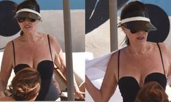 Nebahat Çehre Bodrum'da görüntülendi! Siyah mayosuyla dikkat çekti