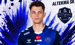 Özgür Karababa yeniden Altekma forması giyecek