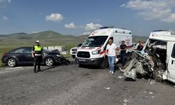 Panelvan ile otomobil çarpıştı: 7 kişi yaralandı