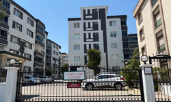 İzmir'de çocuğun kolu otomatik kapıda sıkıştı! Aile şikayetçi oldu