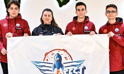 İzmirli liseli öğrencilerden büyük başarı! Hava Kalitesi Cihazını Arktik'te denediler