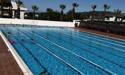 Hem spor hem eğlence! Urla'da yüzme öğrenmenin en keyifli hali