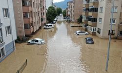 Turuncu kod sonrası korkutan görüntüler! Cide sular altında kaldı