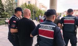 Ünlü yönetmenin evine zehir operasyonu: Ezel Akay ve müzisyen kardeşi adliyeye sevk edildi