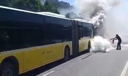 Facianın eşiğinden dönüldü! Yolcu dolu otobüste yangın paniği: O anlar kameraya yansıdı