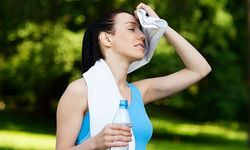 Yazın en büyük sorunlarından birine 15 dakikalık çözüm! Uzmandan terleme botoksu açıklaması