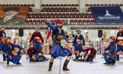 18-50 yaş arasındaki İzmirlileri buluşturdu: Balkan Halk Dansları kursu gösteriler ile sona erdi