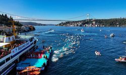 Boğaz'ı 2 bin 500 sporcu yüzerek geçti! Şampiyonlar belli oldu