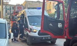 Apartmanın çatısında yangın çıktı! 2 çocuk dumandan etkilendi