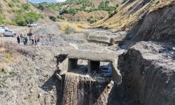Yaz ortasında şiddetli yağış ulaşımı vurdu! Köy yolları zarar gördü