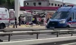 Halk otobüsü ve kamyon çarpıştı! Çok sayıda yaralı var