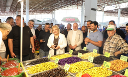 Başkan Vekili Şen sahaya indi! Pazaryerinde esnafı ve vatandaşı dinledi