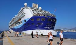 Bodrum Limanı'nda kruvaziyer hareketliliği: 1813 turist şehre indi