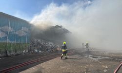 Geri dönüşüm tesisinde alevler yükseldi! Yangın uzun uğraşlar sonrası kontrol altına alındı