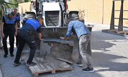 Bornova’da kaldırım işgallerine geçit yok! Zabıta ekipleri sahaya indi