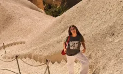 Burcu Özberk Kapadokya’da mutfağa girdi! Oklavayı eline alıp yufka açtı