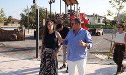 Çeşme’nin park ve spor alanlarında büyük yenileme seferberliği
