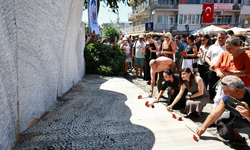 Efes Selçuk’ta Büyük Taarruz’un 104. yılı! Atatürk’ün silüeti anıtta belirdi