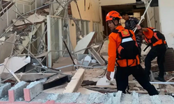 7,7'lik depremin ardından acil durum ilan edildi! Ölü sayısı artıyor
