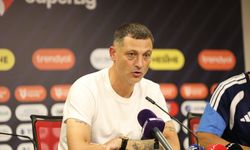 Süper Lig’de sezonun ilk teknik direktör ayrılığı! Mirel Radoi kimdir Kaç yaşında Hangi takımdaydı Neden ayrıldı