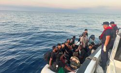 İzmir açıklarında peş peşe operasyon! 3'ü çocuk 44 düzensiz göçmen yakalandı