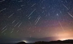 Gökyüzüne bakanlar kaçırmasın: Perseid meteor yağmuru zirveye ulaşıyor! Türkiye'den izlenebilecek o gece belli oldu...