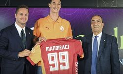 Galatasaray'da Efe Mandıracı için imza töreni! İlk sözleri dikkat çekti
