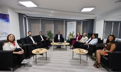 Günaydın Konak Kent Konseyi’nde konuştu! “Bu bayrağı hep birlikte taşırsak yere düşmez”