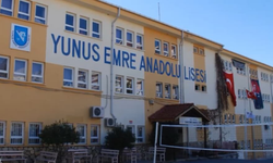 Yunus Emre Anadolu Lisesi nerede, nasıl gidilir? Metro ve ESHOT gidiyor mu? Yurdu var mı? 2026