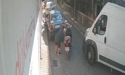 İzmir’de pes dedirten olay! 100 bin lirayı yerde bulup böyle kaçtı, o anlar saniye saniye kaydedildi