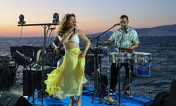 İzmir Marina’da yaz akşamlarına müzik molası! Latin müziği ve nostalji bir arada