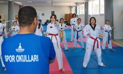 İzmir'de binlerce çocuk yaz tatilini sporla geçiriyor! İşte ücretsiz gidebileceğiniz kurslar