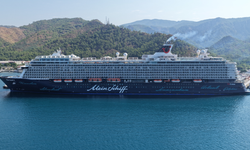 Dev kruvaziyer Marmaris’te! Binlerce turist tarihi ve turistik noktaları gezdi