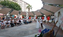 Karabağlar’da Barış Selçuk unutulmadı: Adının yaşatıldığı parka karanfiller bırakıldı