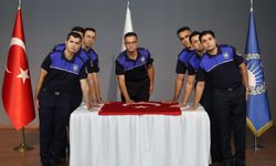 Karabağlar’da gurur dolu tören! Türk bayrağı önünde yemin ettiler, asil memur oldular